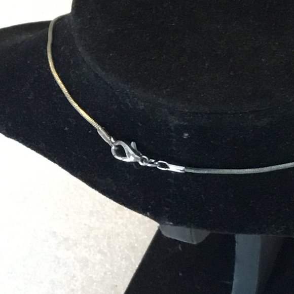 Very cute and sparkling Hello Kitty necklace - Picture 6 of 6